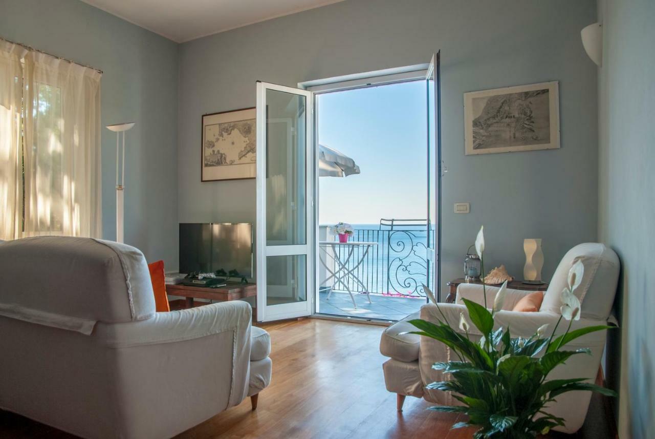 Villa Eliodora - Due Appartamenti Arenzano Luaran gambar